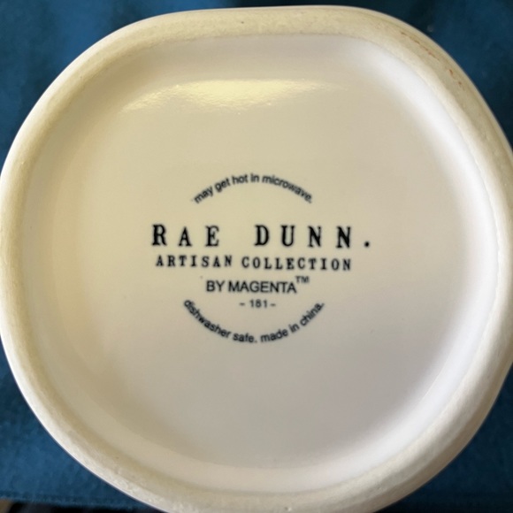 NWOT Rae Dunn “Best Mom” Mug. - Picture 3 of 4